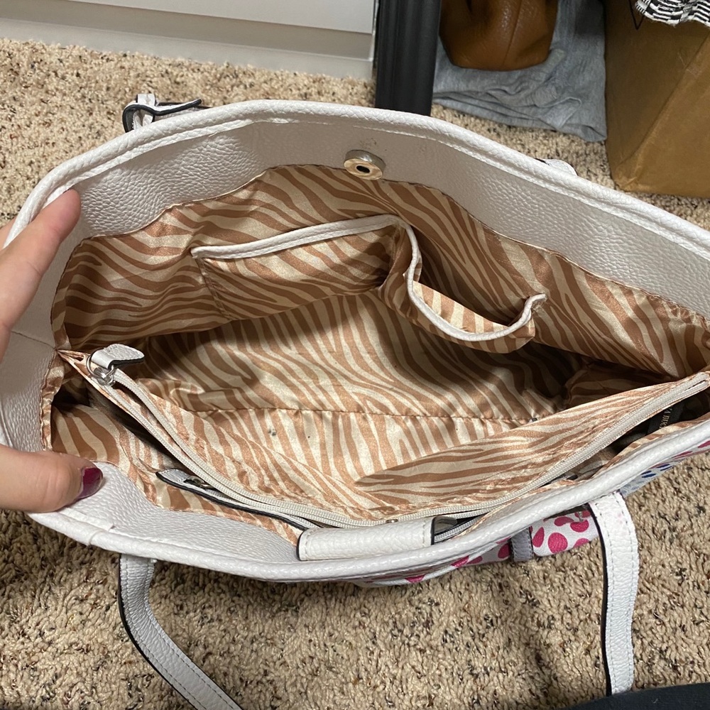 Purse - Picture 4 of 12